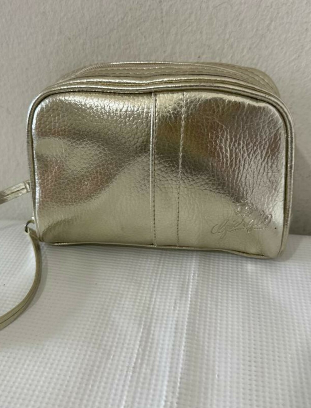 Giorgio Beverly Hills Gold Metallic ZIP Logo Makeup Travel Bag Wristlet NWOT